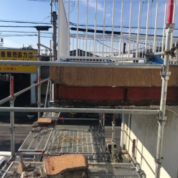 剥がれは壁を撤去してから下地を組み板金仕上げ