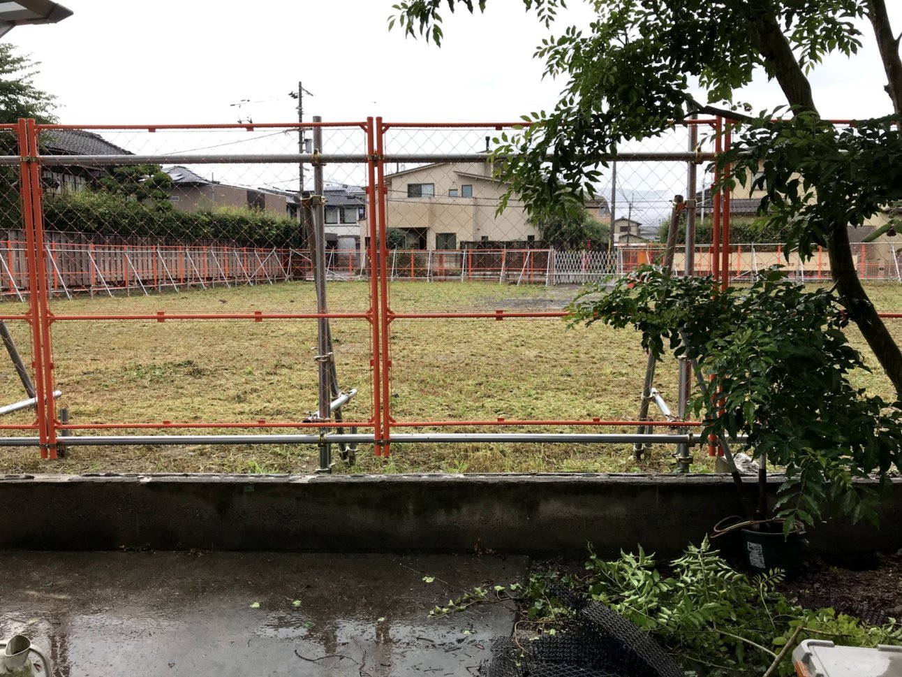 視線をカットする板塀