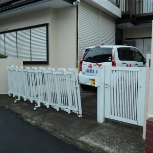 サビにくい伸縮門扉に交換