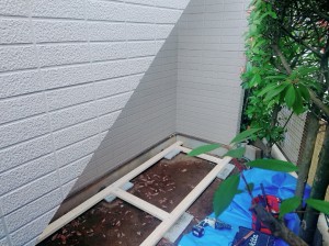 木材を使用した物置小屋を造作
