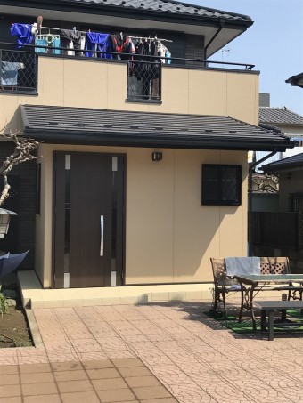 サンルームを撤去し玄関を広々と増築
