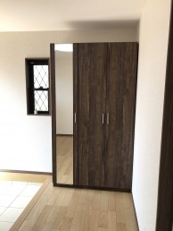 サンルームを撤去し玄関を広々と増築