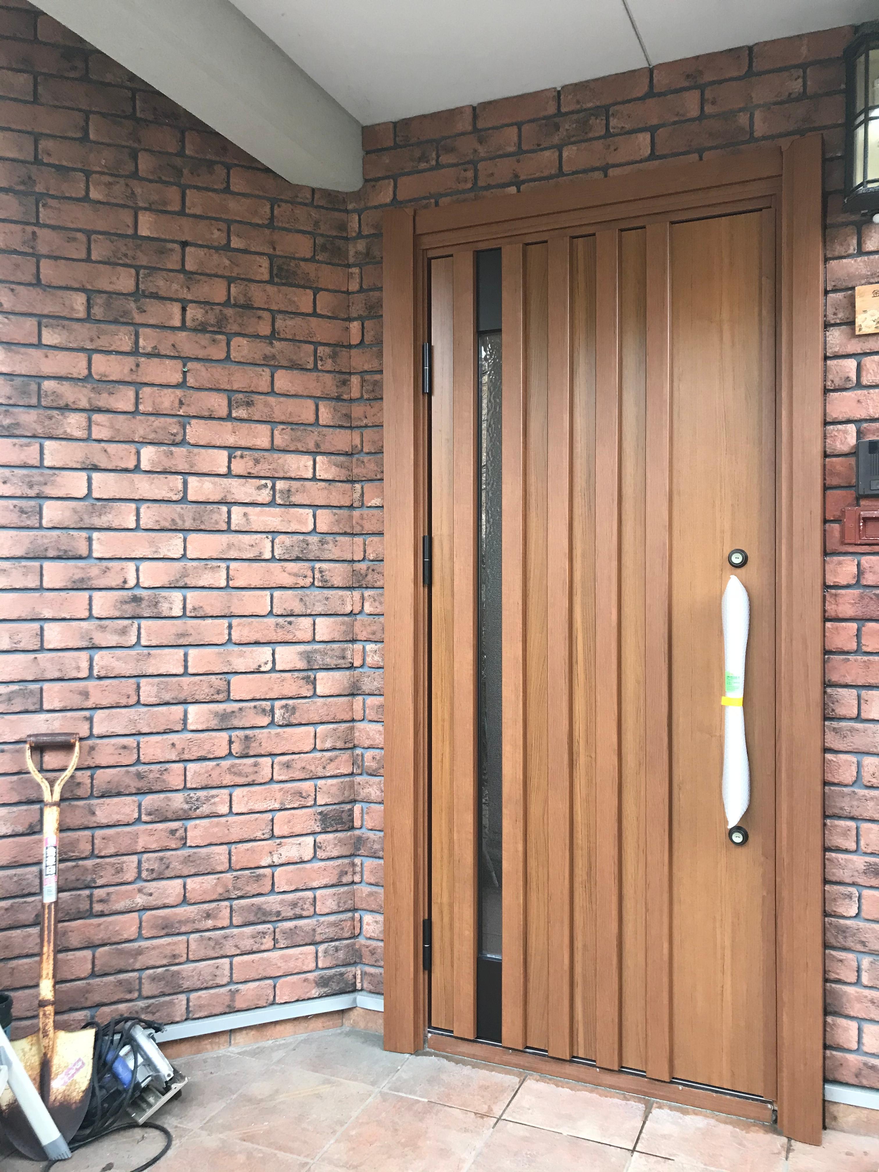 2重ロックで安心！半日で施工完了！玄関ドアリフォーム