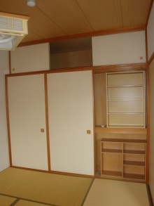 使いやすい３枚連動して動く引き戸のクローゼット