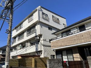外壁を流行りのオシャレなモノトーンに塗装