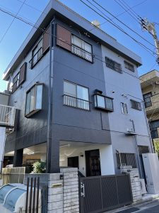 外壁を単色から2色でコントラストを演出