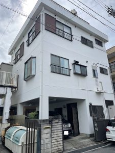 外壁を単色から2色でコントラストを演出
