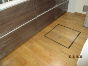 システムキッチン交換に伴い床暖房も設置