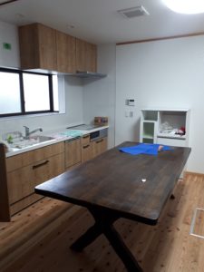 キッチンを全体的に改装・ナチュラルな雰囲気に仕上がり