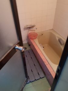 照明効果あるユニットバス採用・高級感漂う浴室を演出