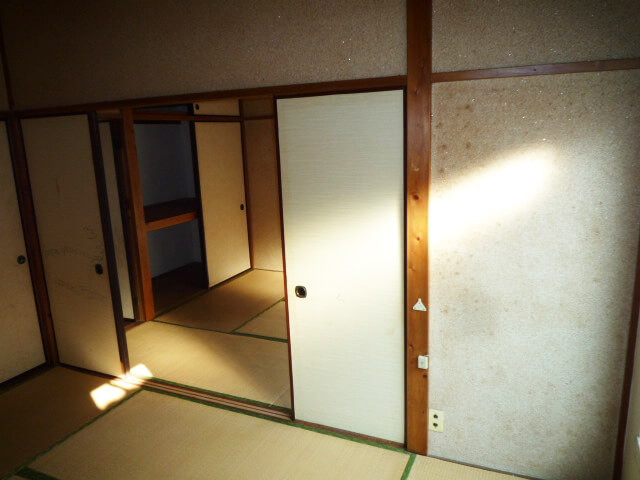 水まわり設備を取り換え・和室から洋室リビングに変更
