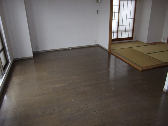 室内すべてのお部屋のフローロング・クロスを張り替え