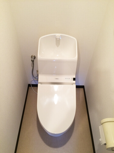 水まわりは白を基調としたシンプルかつスタイリッシュな空間