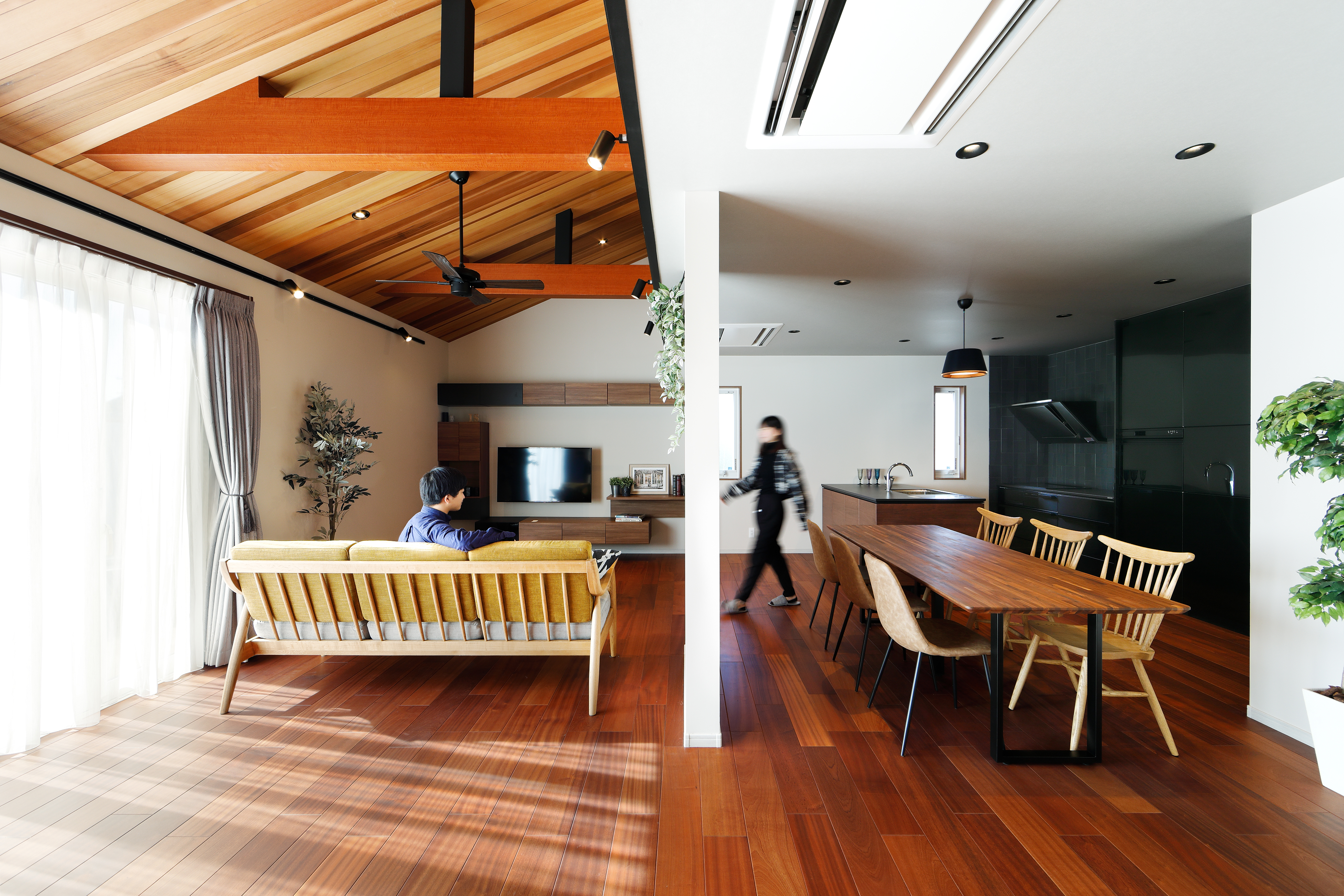 ��D�]�I�t�����t�H�[���̃��f���n�E�X�I