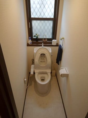 汚れが目立つ外壁を塗装・お部屋内部解体で間取りを変更