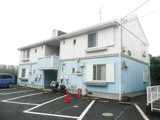 近隣に配慮して臭いが少ない塗料で塗装