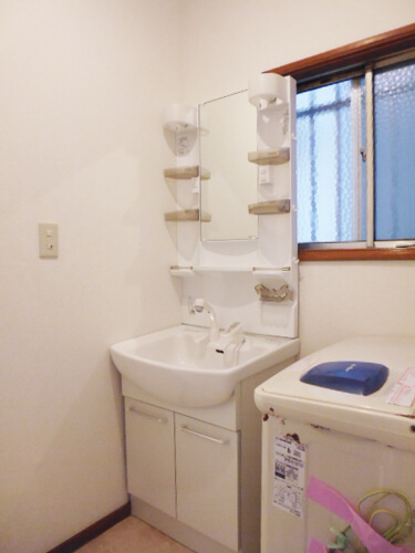 汚れたクロスを張り替え・水回り製品を交換
