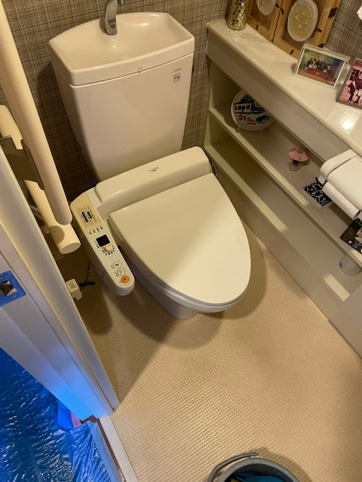 シンプルなフォルムのトイレにリフォーム