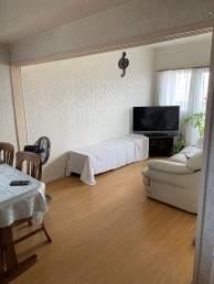床の重ね貼りでお家の雰囲気を統一