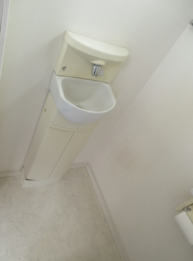 タンクレストイレですっきりとした空間へ