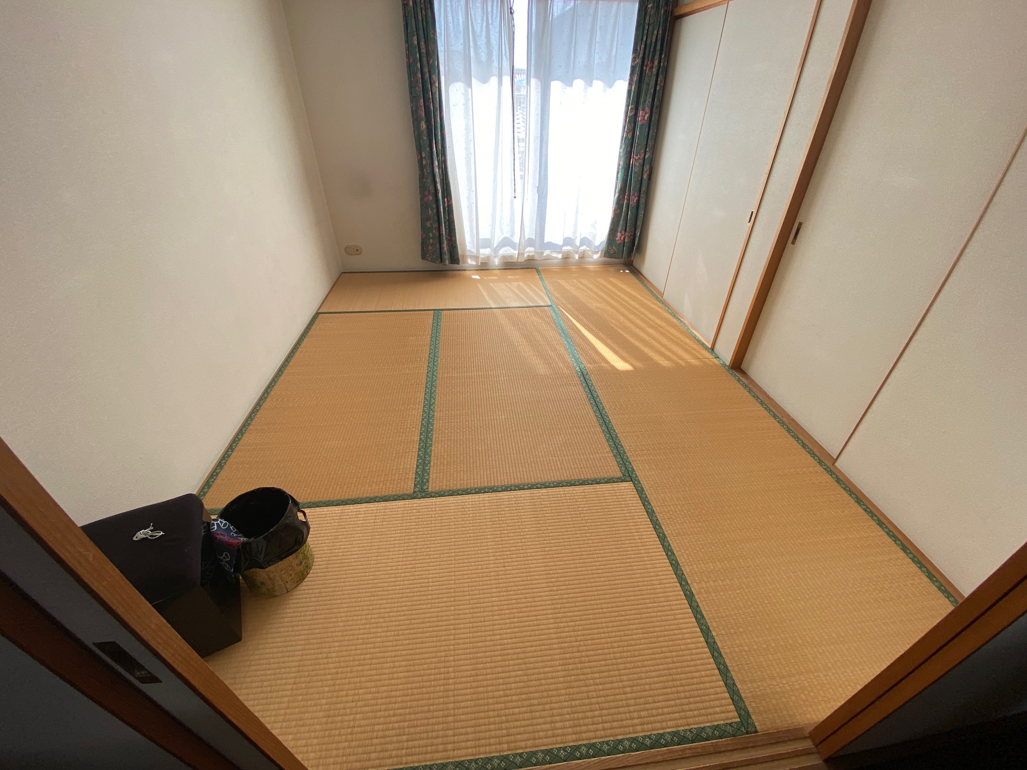 １階の和室の押入れを撤去して広々洋室へ