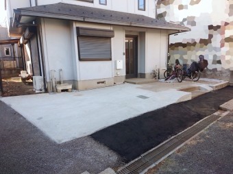 駐車場として使える庭に！内装は間取りを変更