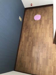 トイレの内装をシックで落ち着いた雰囲気に