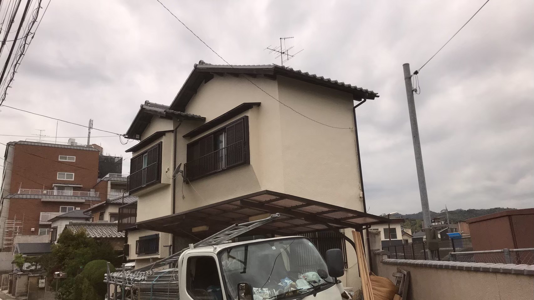 兵庫県尼崎市武庫之荘で外壁塗装工事を実施