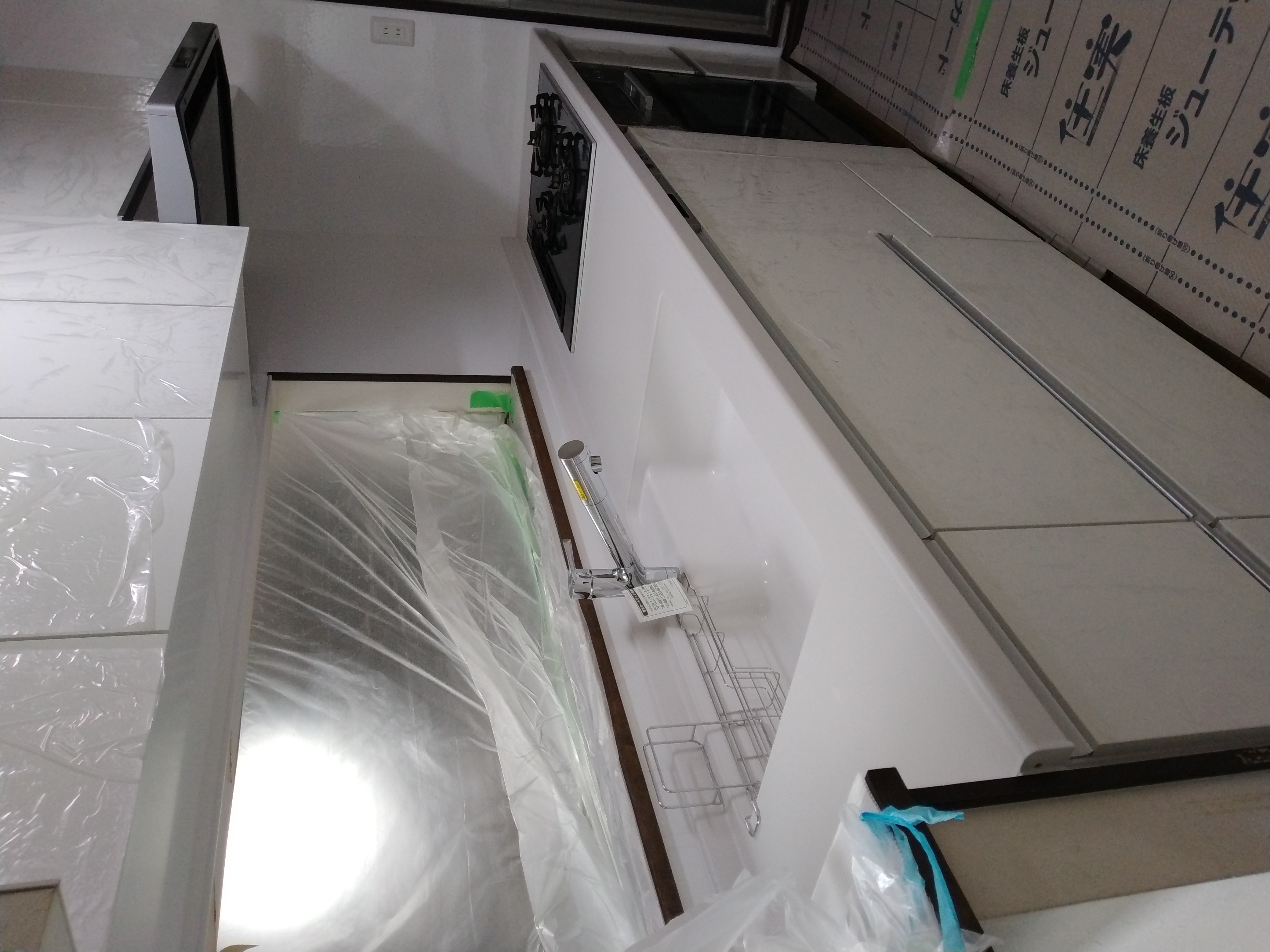 収納が充実・耐震仕様のキッチンに取り換え