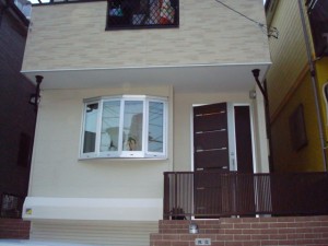 明るいイメージの外観デザインに施工