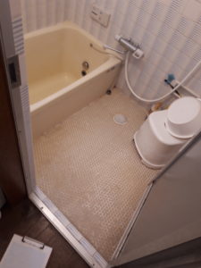 浴室を増築してユニットバス入る広さに施工