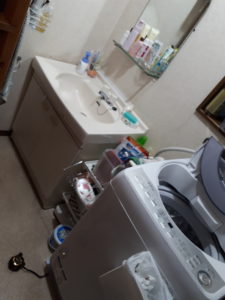 収納力アップで片づけやすい洗面化粧台