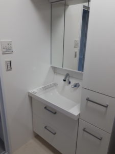 別々だった洗面所と洗濯所をまとめて同室