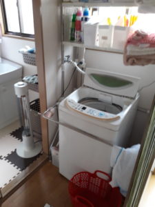 別々だった洗面所と洗濯所をまとめて同室