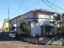 落ち着いた色合いの外壁・シリコン塗料で耐久力アップ