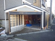 ガレージを拡張・車庫の外観をブラックで塗装