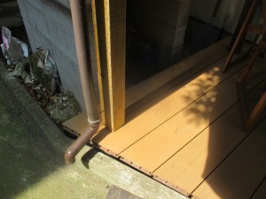 丈夫な人工デッキに交換