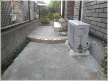 車いす利用に配慮してスロープを設置