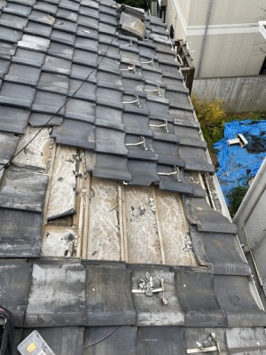 台風被害による瓦差し替え