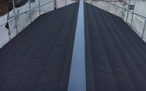 軽量金属屋根で建物にかかる重さを軽減