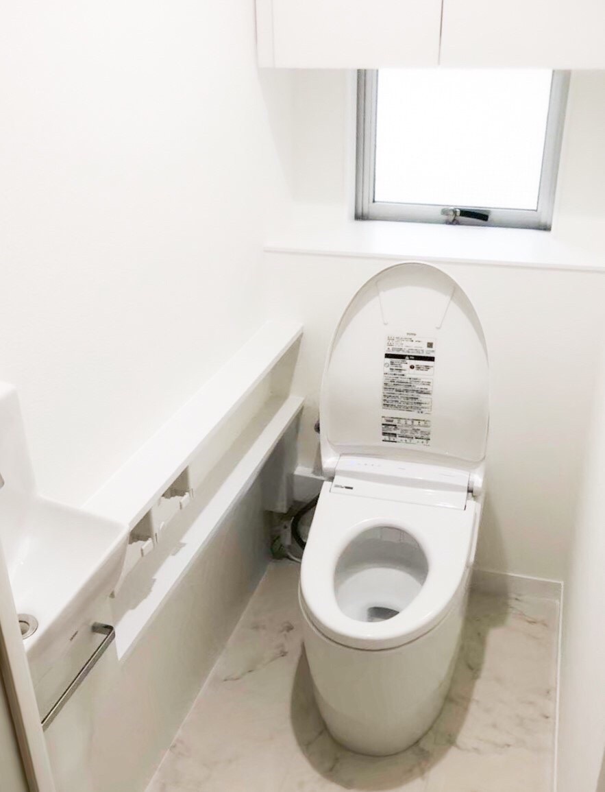 白ですっきり！トイレの快適リフォーム