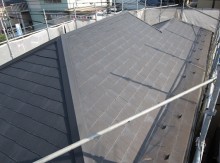 屋根の経年劣化によるガルバ鋼板を重ね葺き