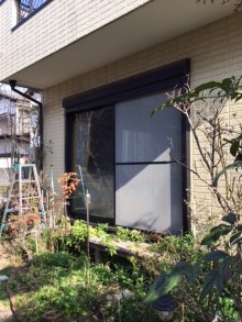 電動式シャッターの変更で腰の負担を軽減