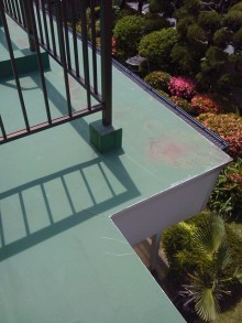 雨漏りが発生した雨戸をアルミ製に交換