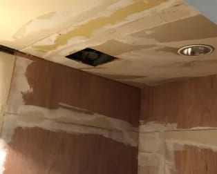トイレ・洗面一体の空間・壁を撤去して圧迫感軽減