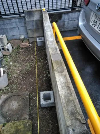 古くなり歪んだフェンスを改修