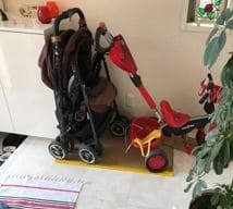 お子さん用に玄関内に洗面台を設置
