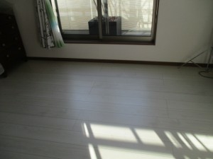 採光が取れやすいガラス床に一部変更