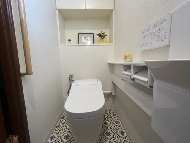 お掃除が楽な快適トイレ空間へ