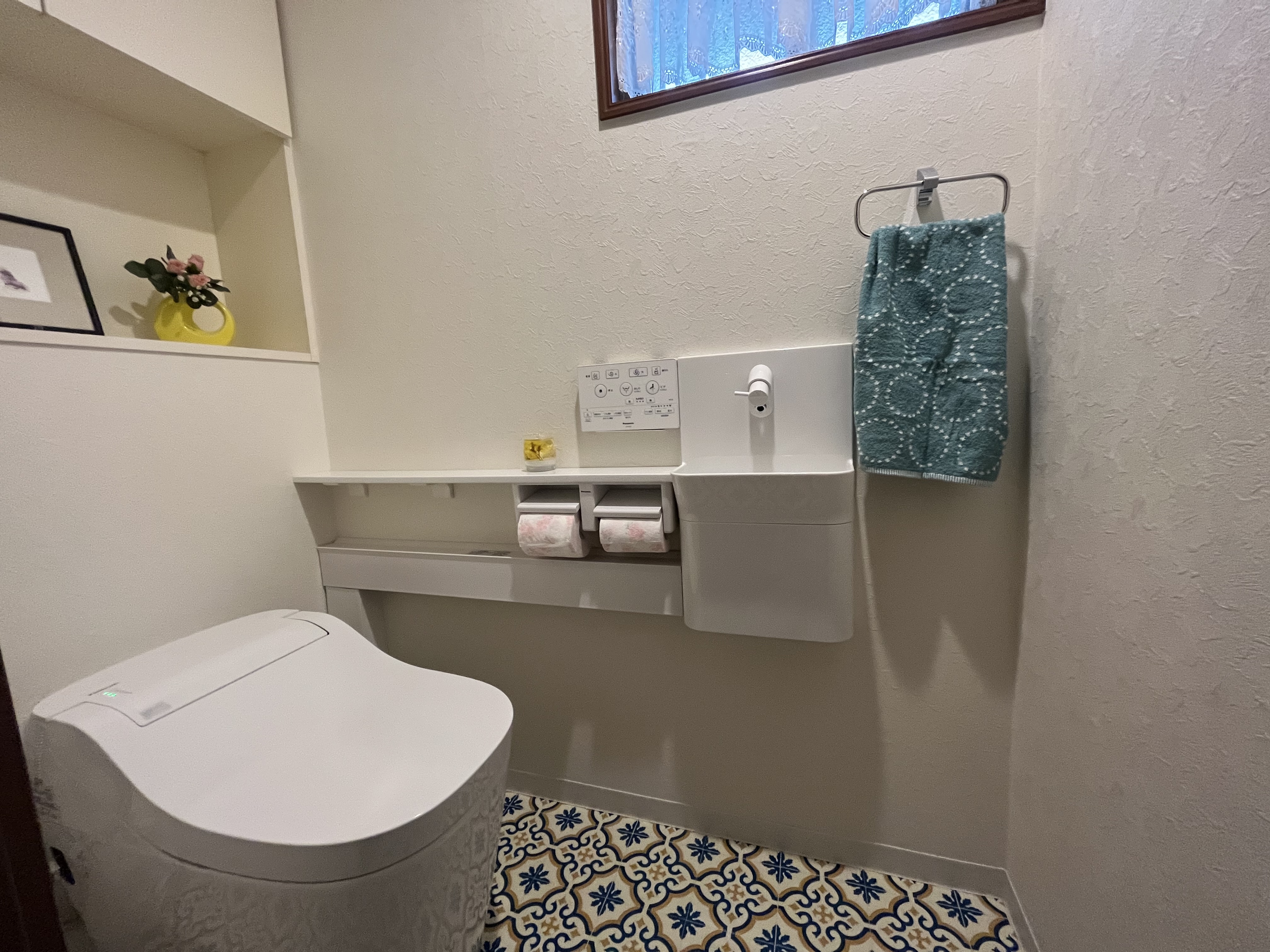 お掃除が楽な快適トイレ空間へ
